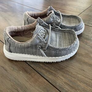 Hey Dude Wally Toddler Blend Linen Grey barely worn size 7 (Eur 23) Like New